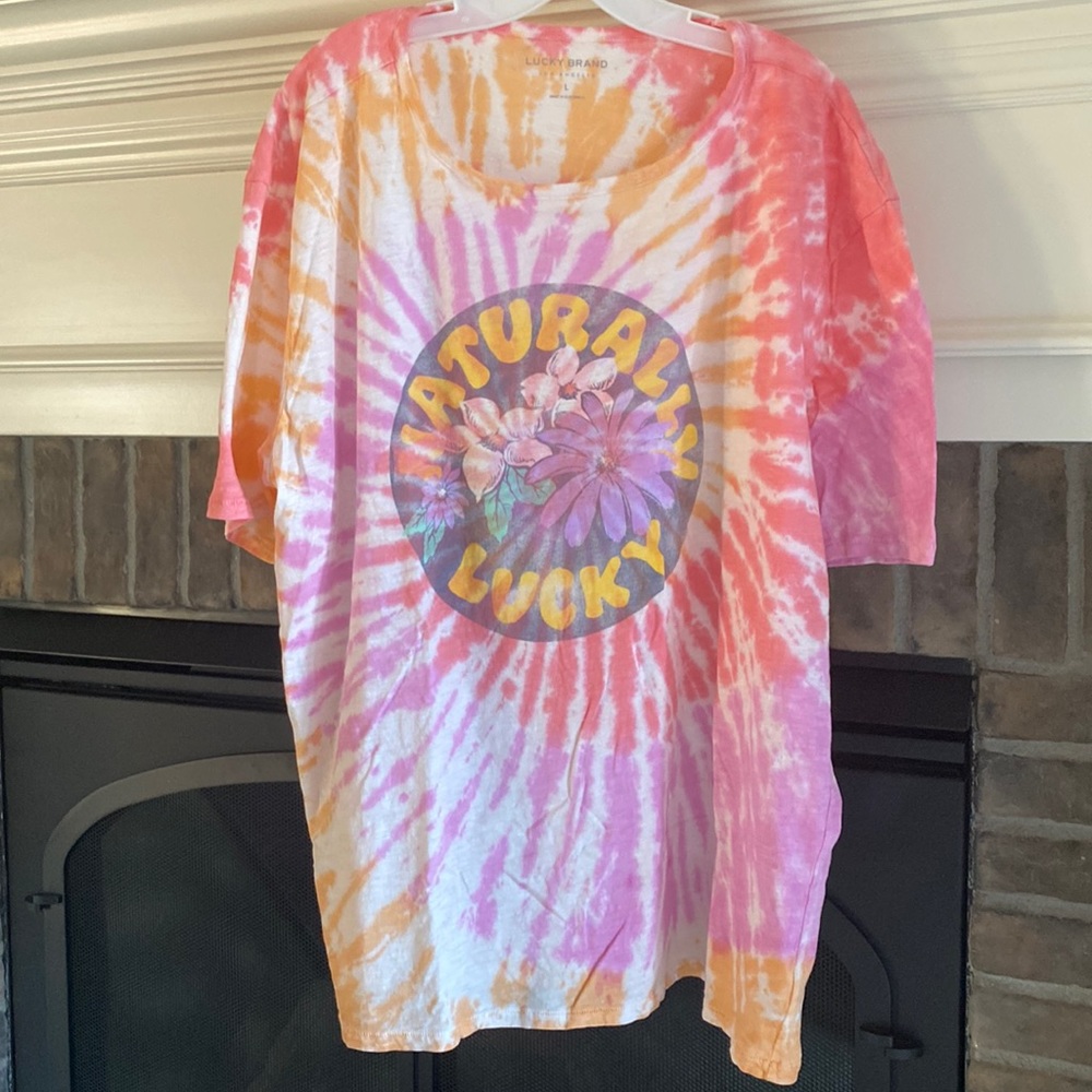 NWOT Lucky Brand Tee Size Large. Naturally Lucky - with Floral and Tie-Dye - Picture 1 of 5